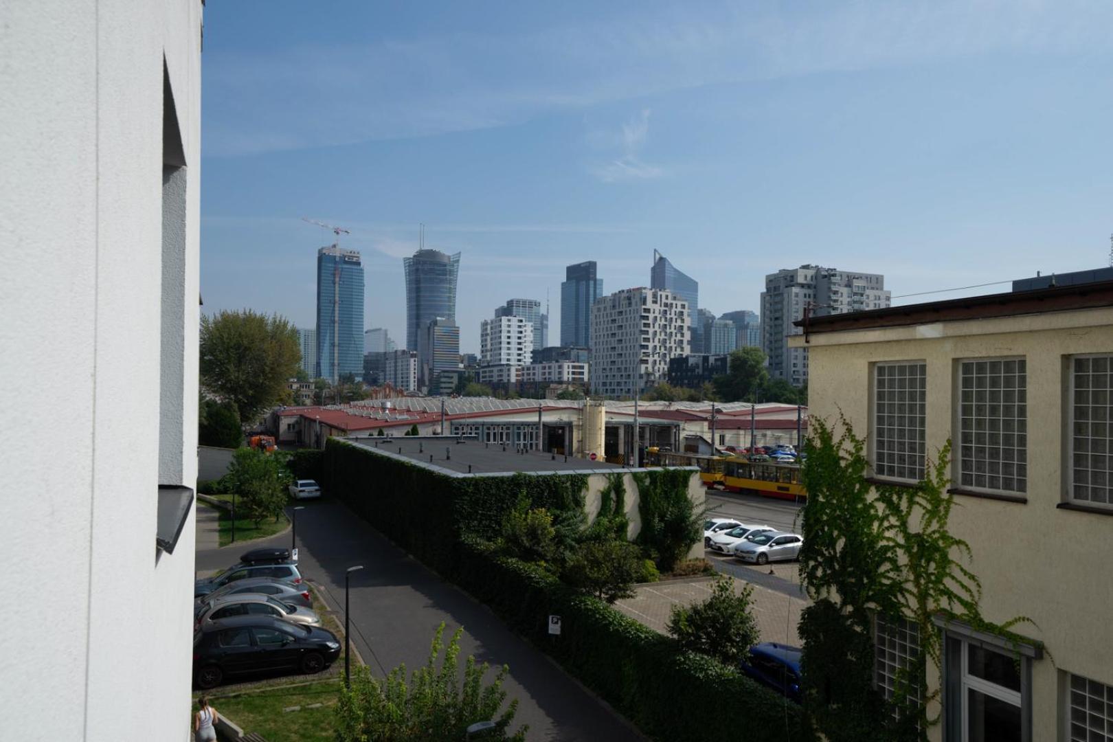 Skierniewicka Apt - Parking, Workspace, Balcony - By Rentujemy ワルシャワ エクステリア 写真