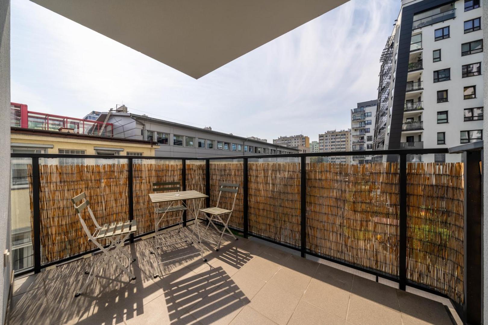 Skierniewicka Apt - Parking, Workspace, Balcony - By Rentujemy ワルシャワ エクステリア 写真